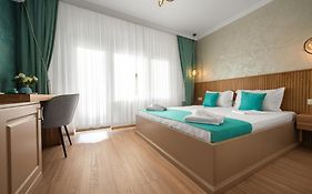 Thaya Rooms
